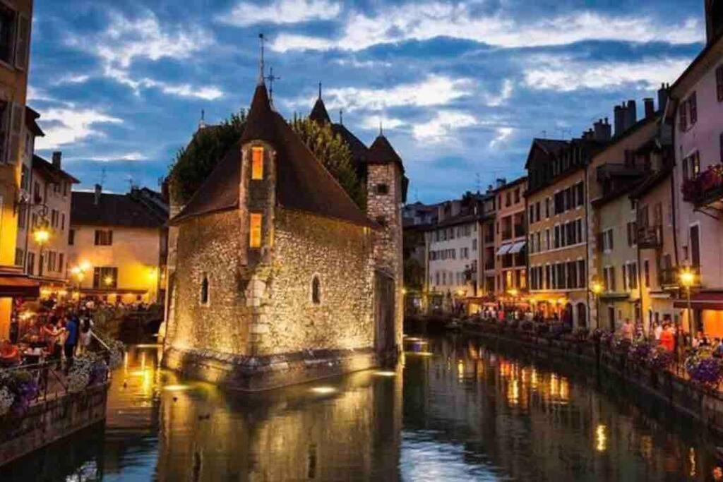Le Roseau - En Plein Coeur Historique Apartment Annecy Exterior photo